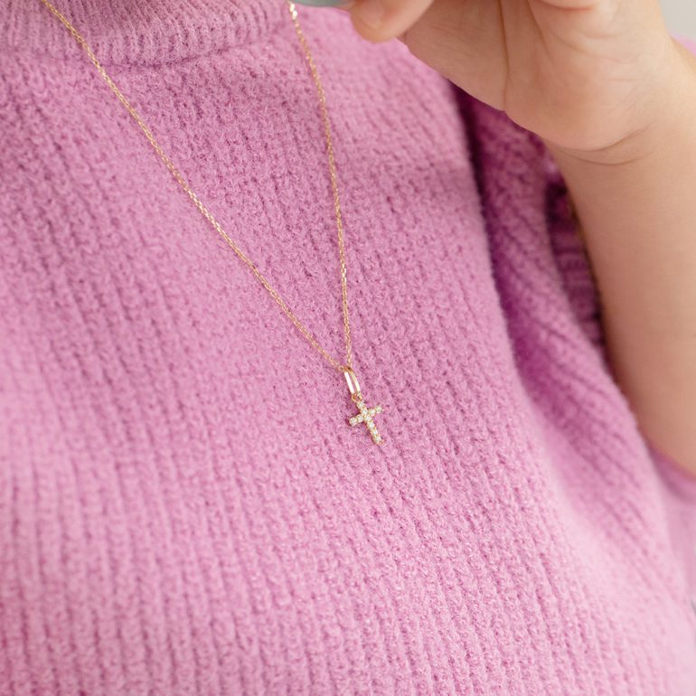 Yellow gold cross pendant necklace
