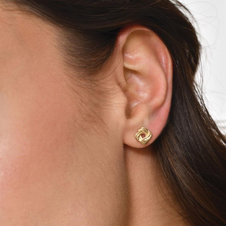 Yellow gold stud earrings
