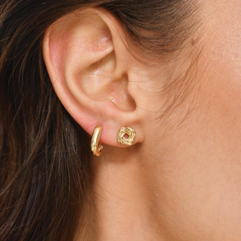 Yellow gold earrings