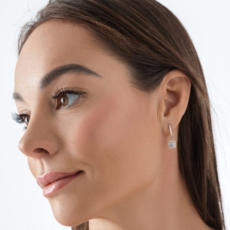 auksiniai auskarai su cirkoniais