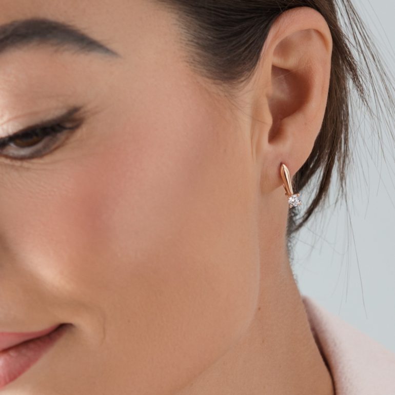 Rose gold earrings with cubic zirconia