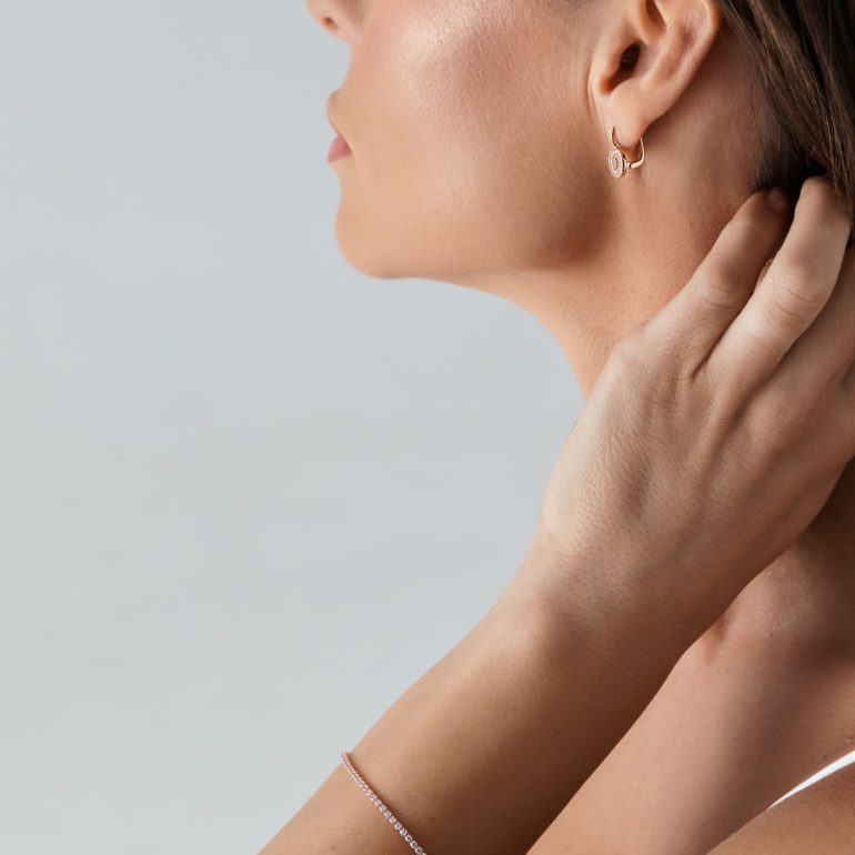 auksiniai auskarai su cirkoniais