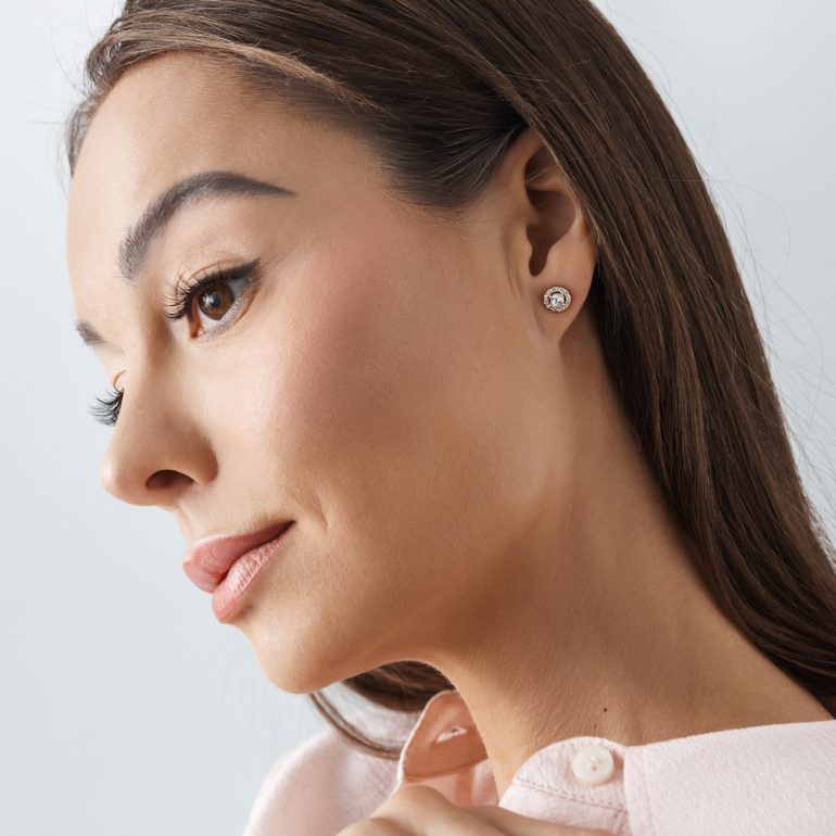 auksiniai auskarai su cirkoniais