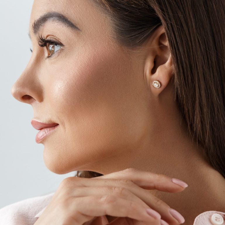 auksiniai auskarai su cirkoniais