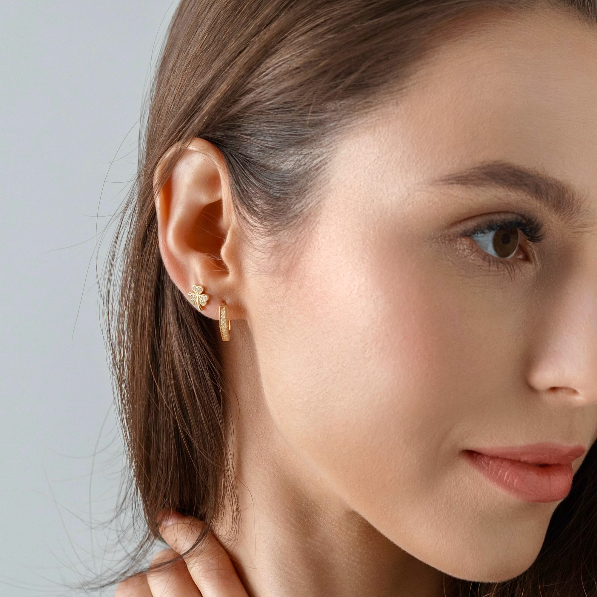 Auksiniai auskarai su cirkoniais