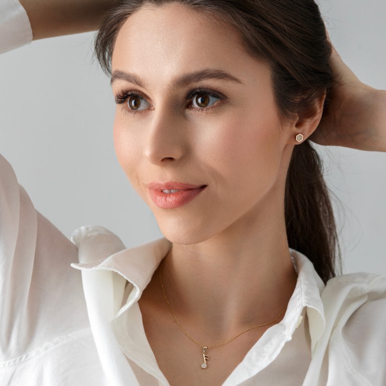 auksiniai auskarai su cirkoniu