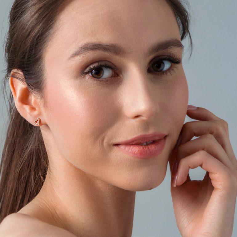 auksiniai auskarai širdelė