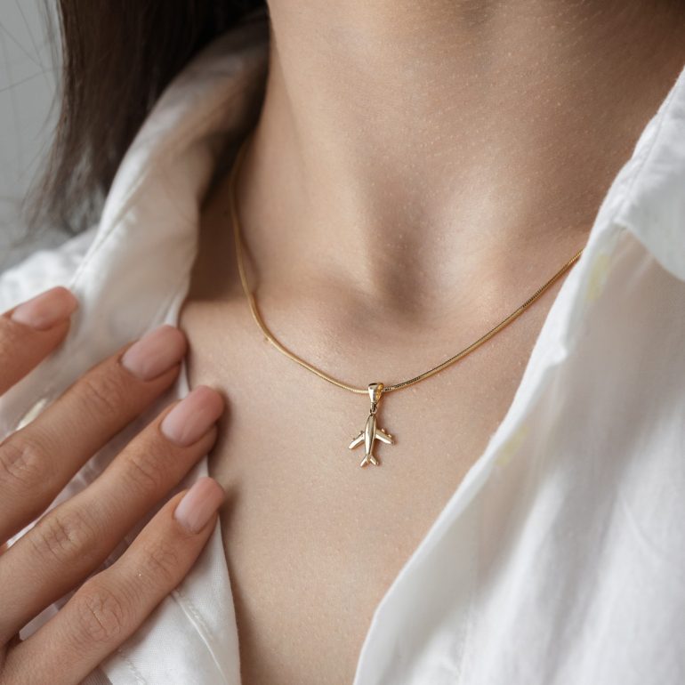 Auksinis pakabukas - lėktuvas