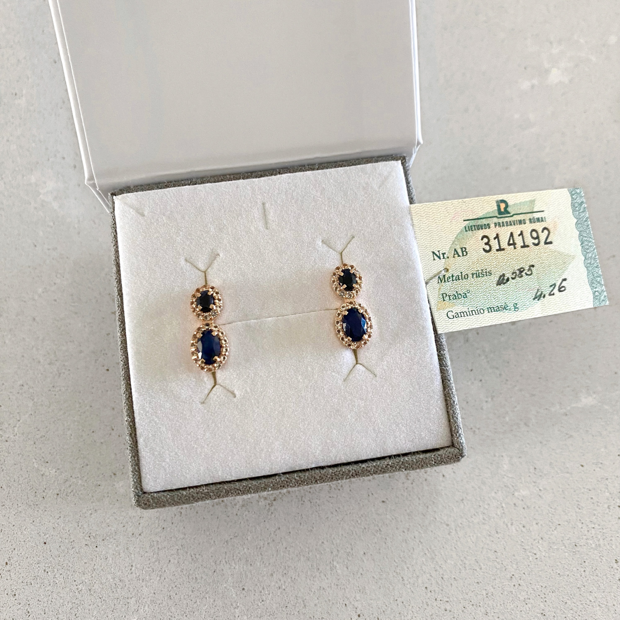 Auksiniai Auskarai Su Safyrais