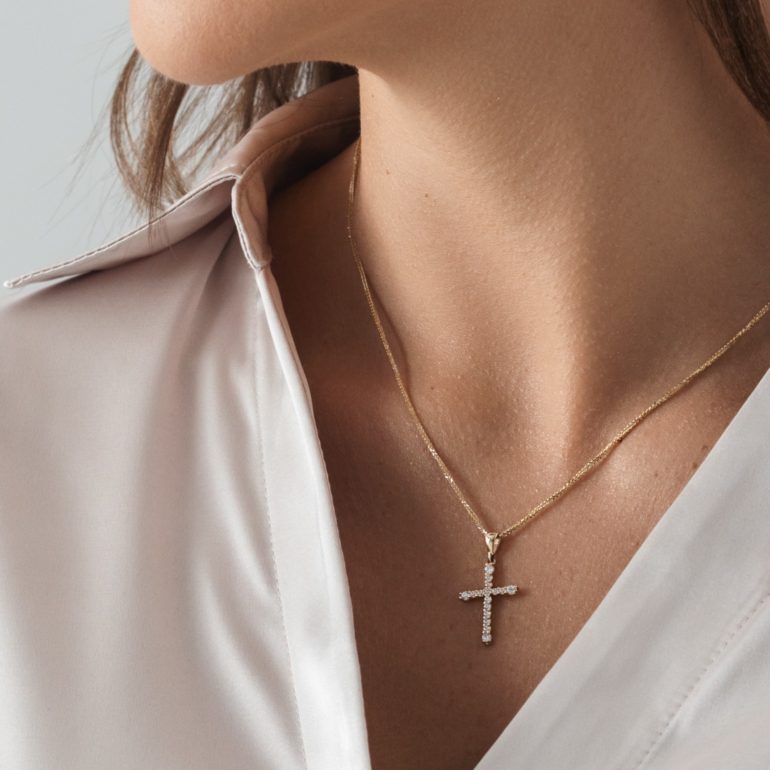 Cross pendant