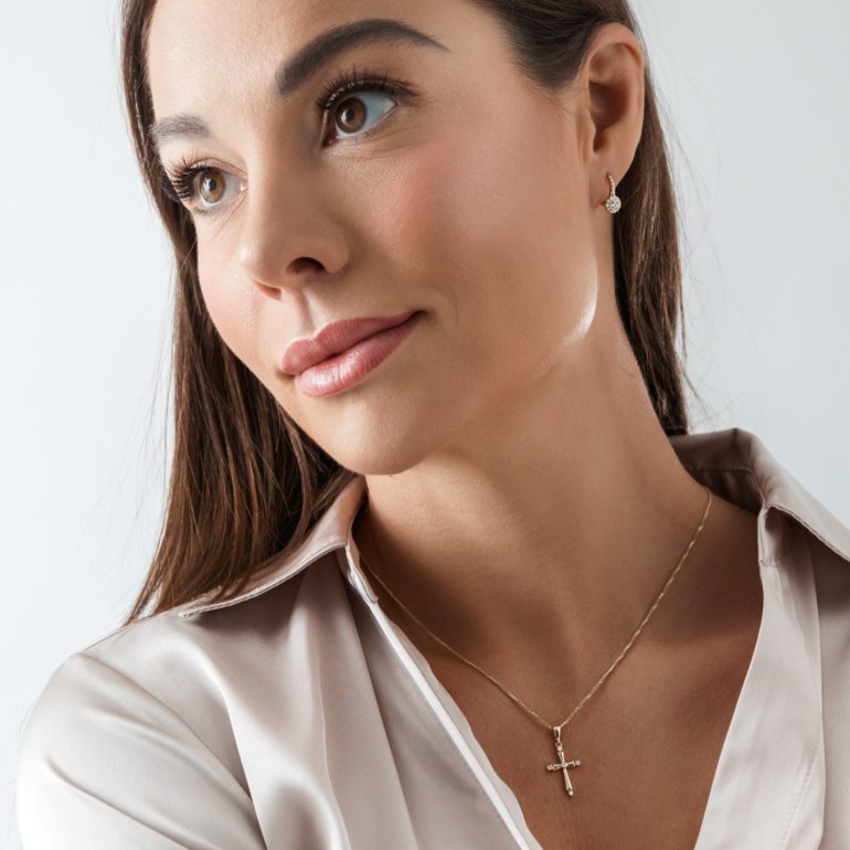 auksinis pakabukas - kryželis