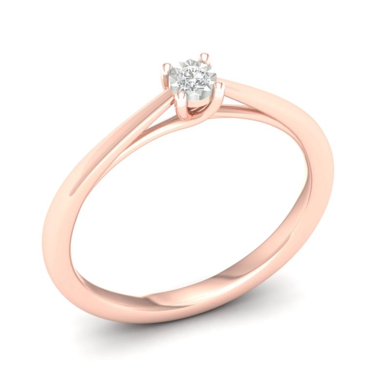 Rose gold engagement ring with diamond
