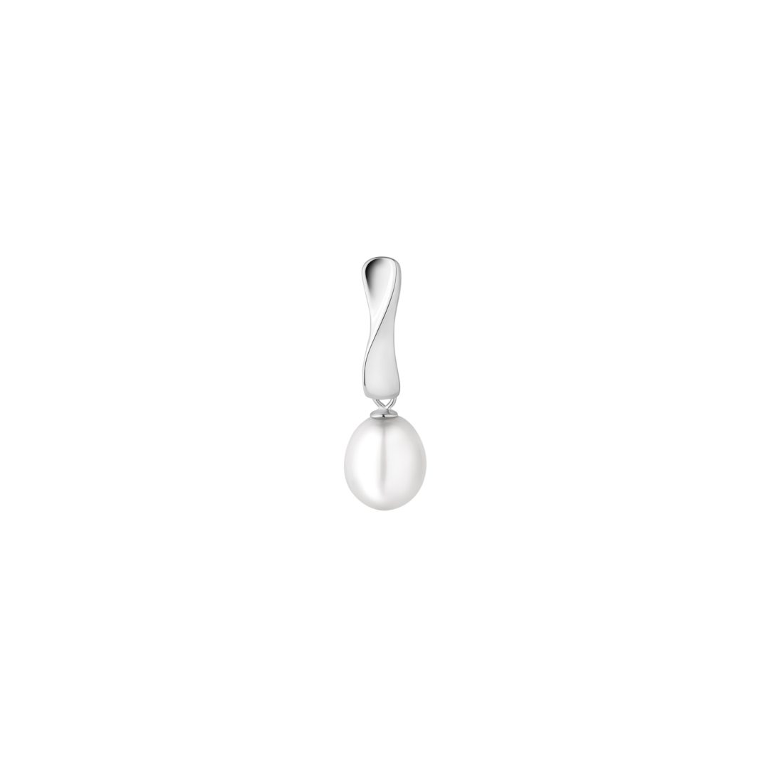 Sterling silver pendant with pearl