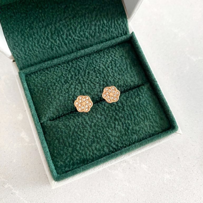 Rose gold stud earrings with cubic zirconia