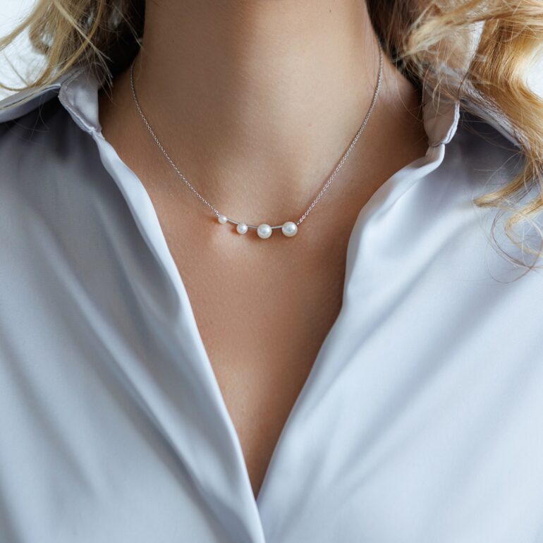 Sterling silver necklace with pearls