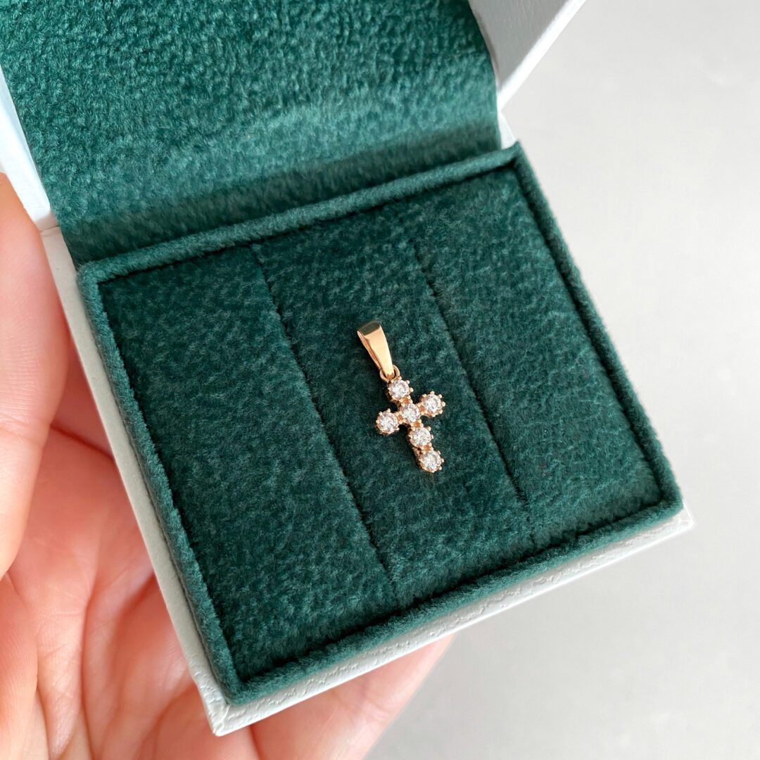 Rose gold cross pendant with cubic zirconia