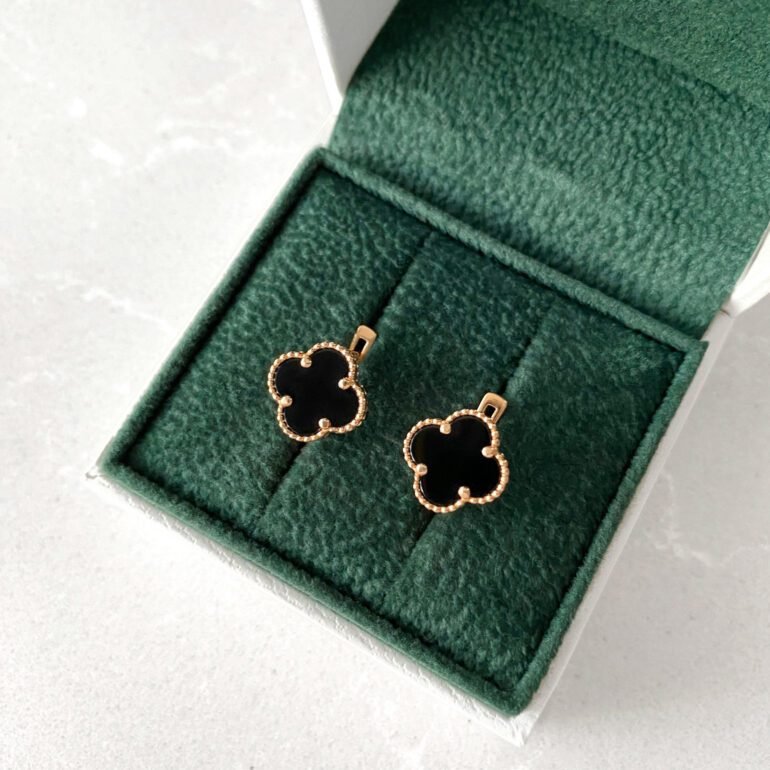 Rose gold earrings with onyx - four-leaf-clover