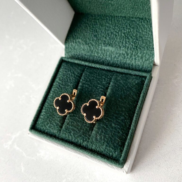 Rose gold earrings with onyx - four-leaf-clover