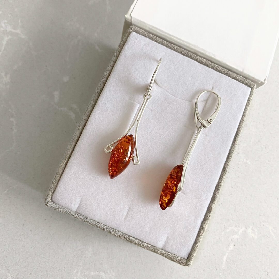 Serling silver dandling earrings with amber