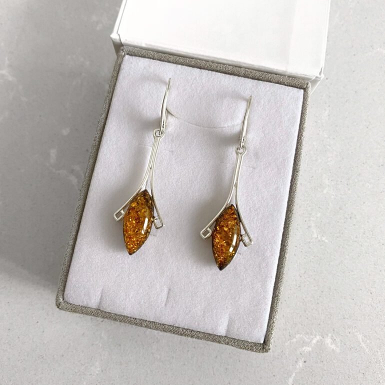 Serling silver dandling earrings with amber