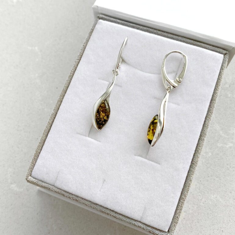 Sterling silver dandling earrings with amber