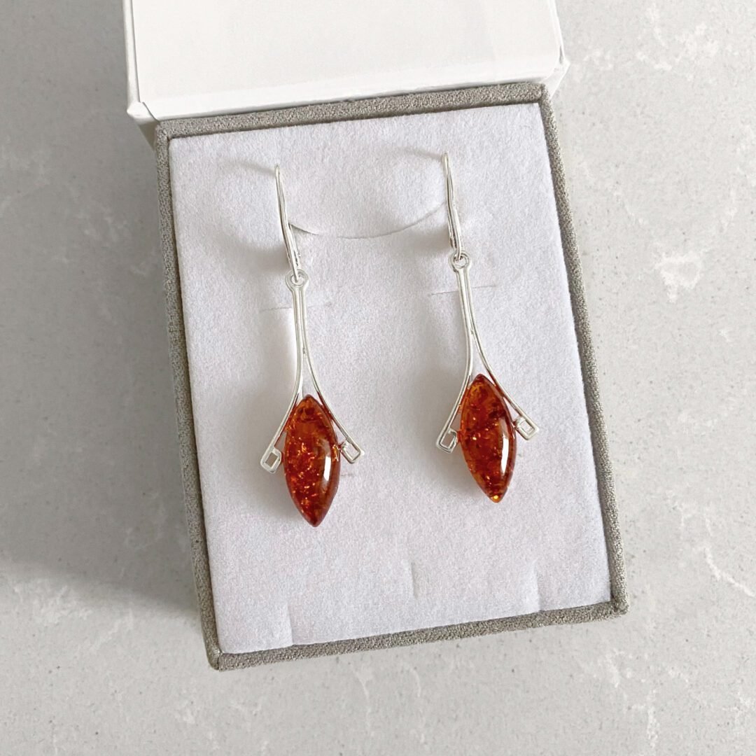 Serling silver dandling earrings with amber