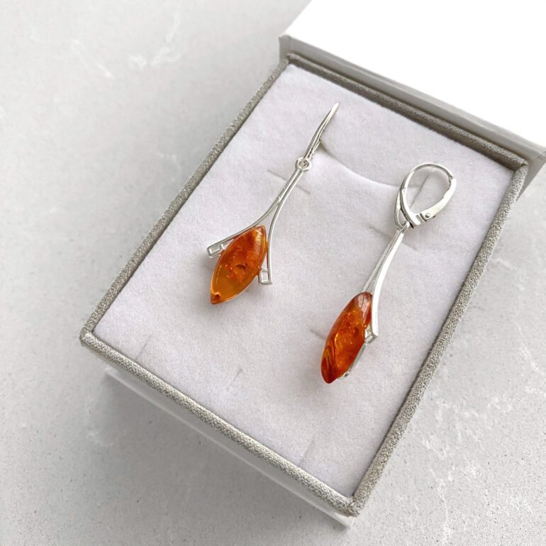 Serling silver dandling earrings with amber