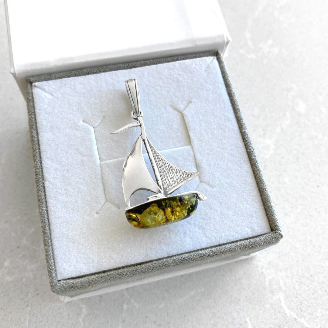 Sterling silver pendant with amber