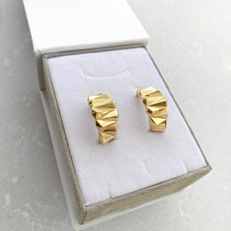 Yellow gold earrings