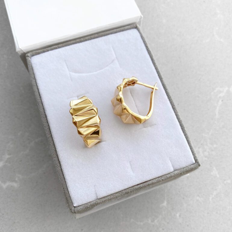 Yellow gold earrings