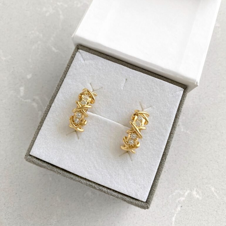 Yellow gold earrings with cubic zirconia