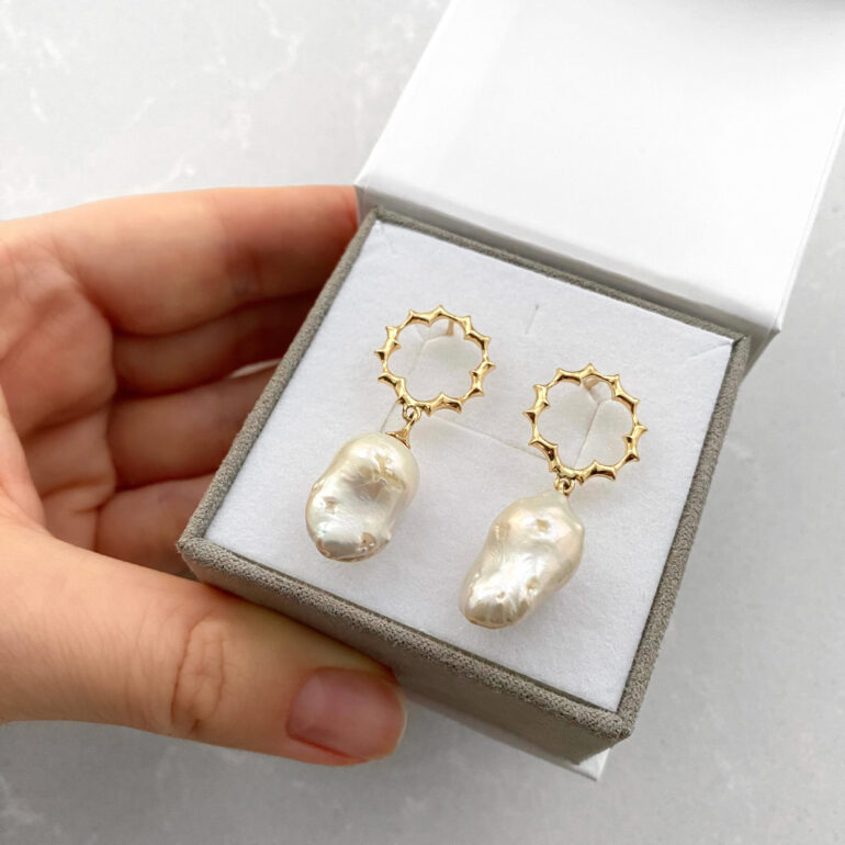 Geltono Aukso Auskarai Su Perlais