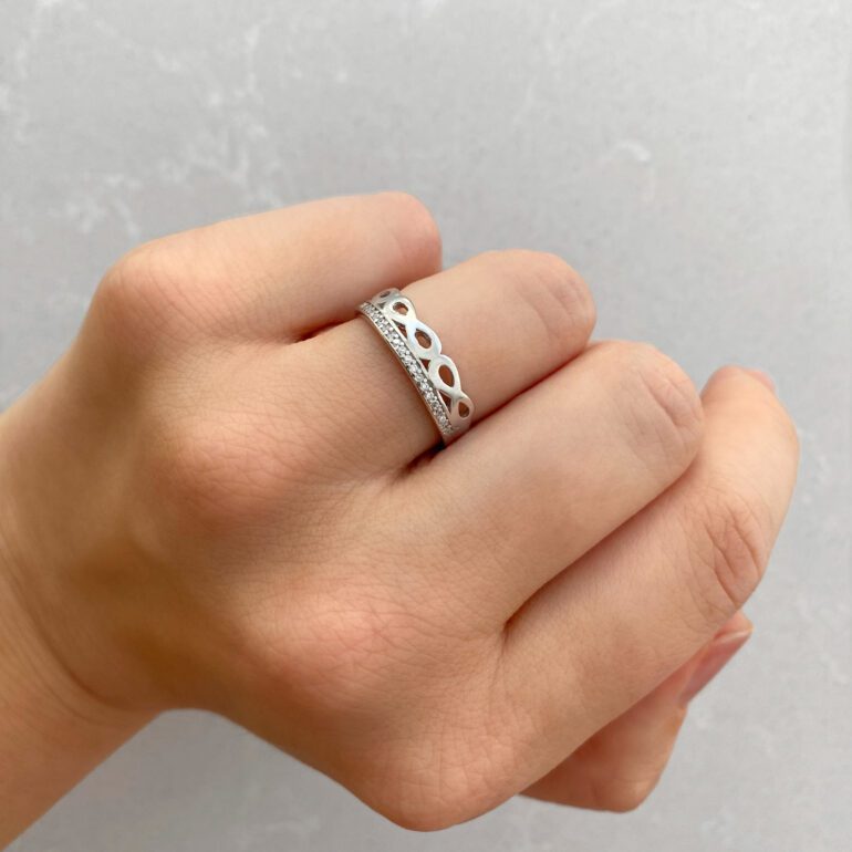 Sterling silver ring with cubic zirconia - infinity
