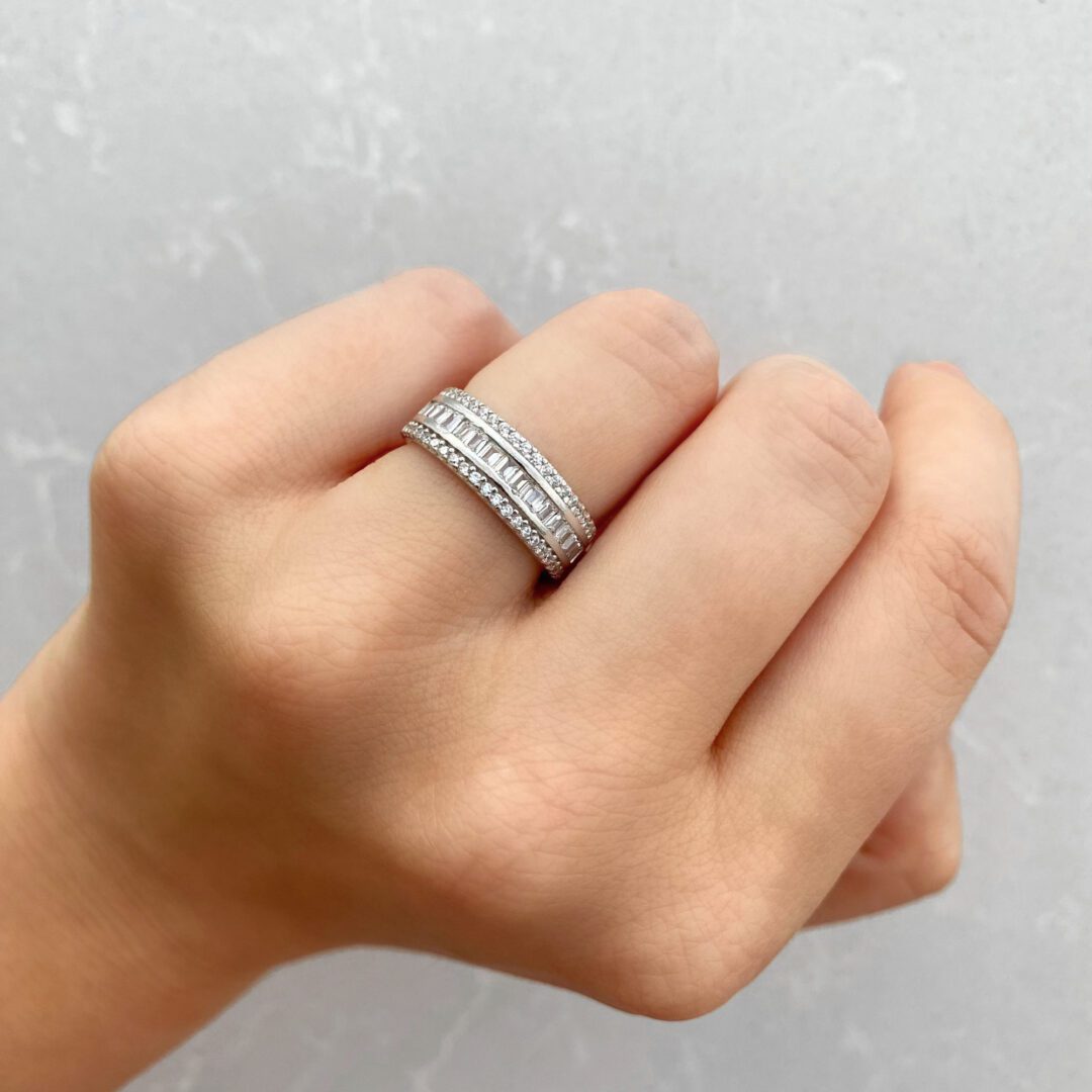 Sterling silver ring with cubic zirconia