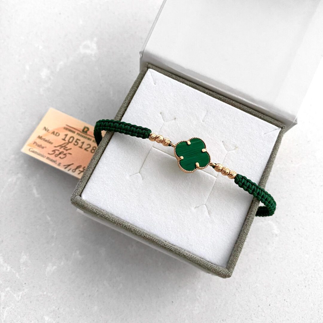 Bracelet with golden beads - four-leaf clover