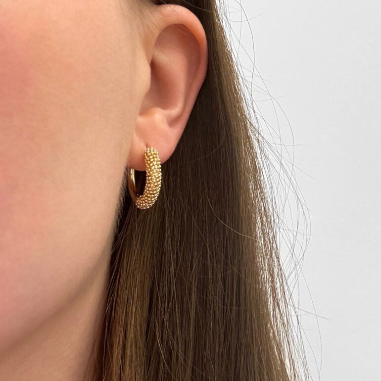 Modernios geltono aukso rinkutės