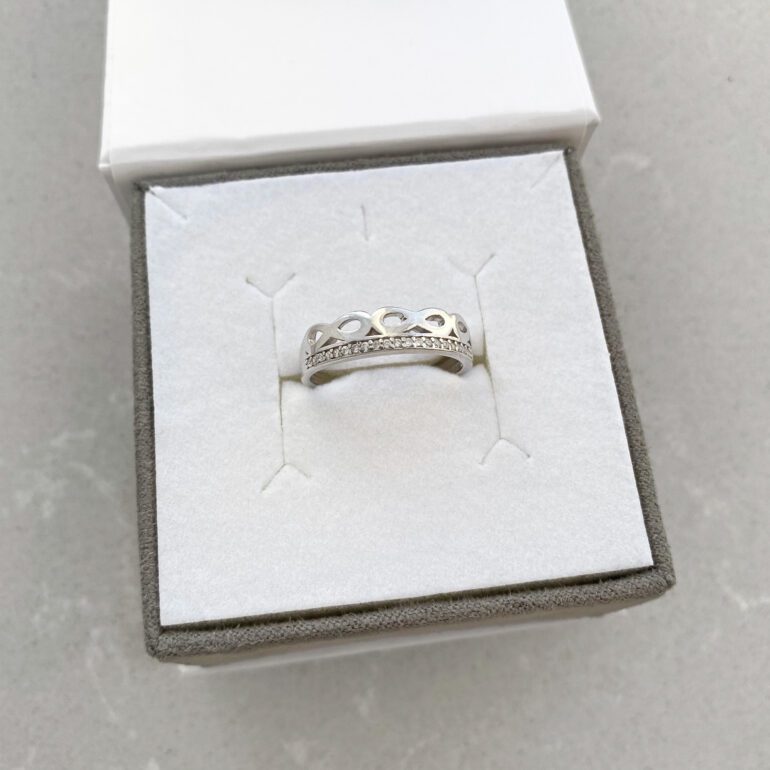 Sterling silver ring with cubic zirconia - infinity