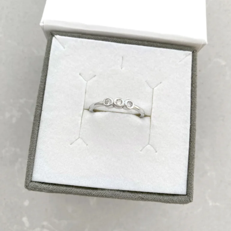 Sidabrinis Žiedas Su Cirkoniais