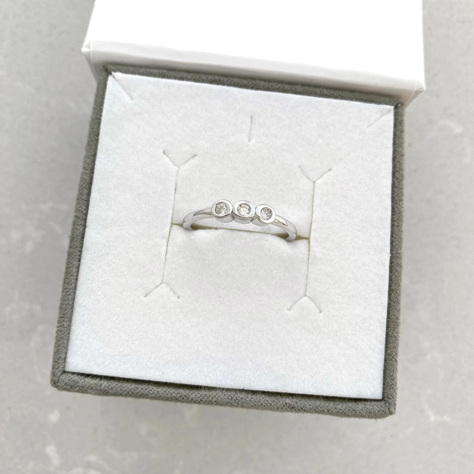 Sidabrinis Žiedas Su Cirkoniais