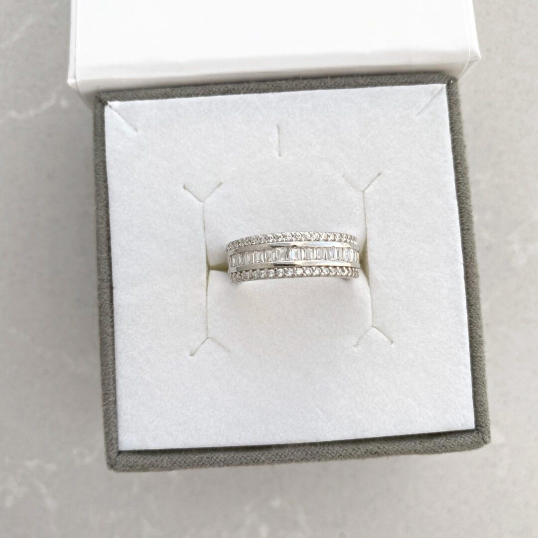 Sterling silver ring with cubic zirconia