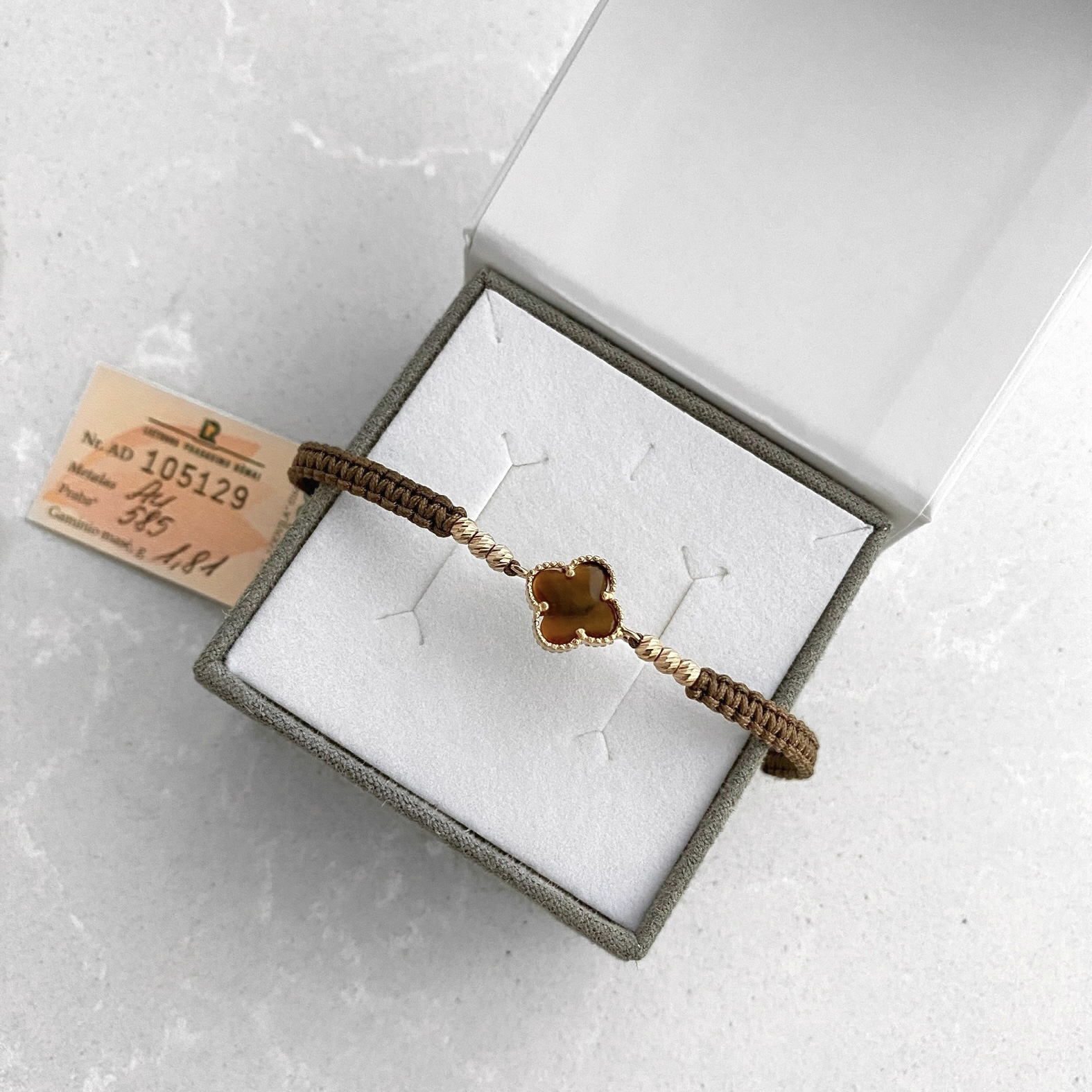 Rudo Siūlo Apyrankė Su Auksu - Dobilas