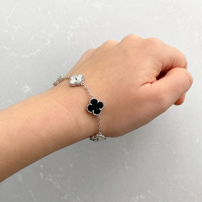Sterling silver bracelet with onyx - four-leaf clover
