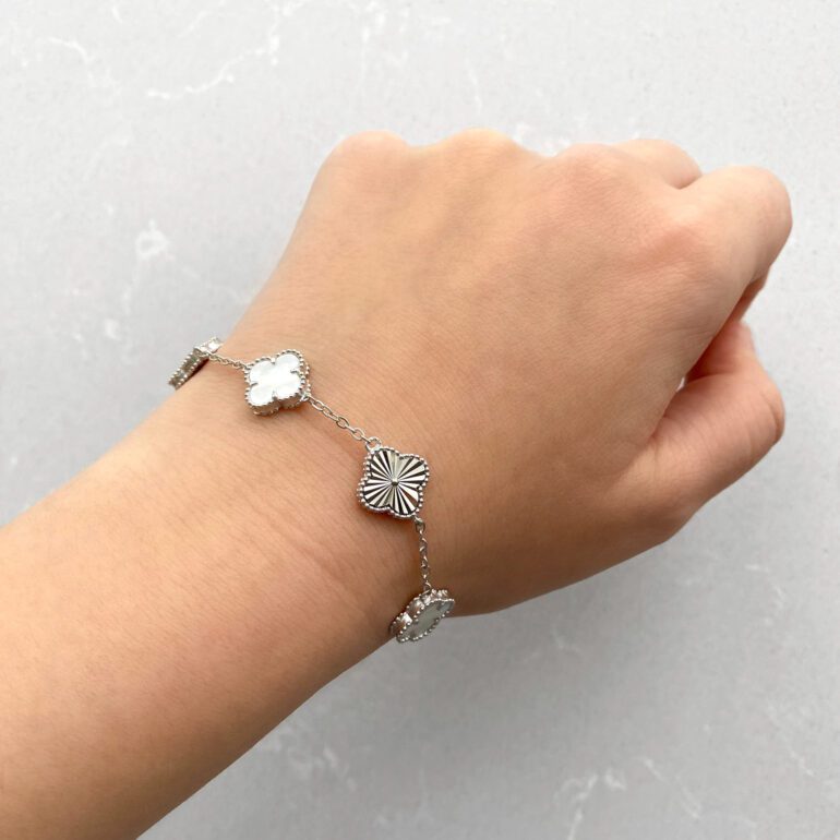 Sidabrinė apyrankė su perlamutru - keturlapis dobilas