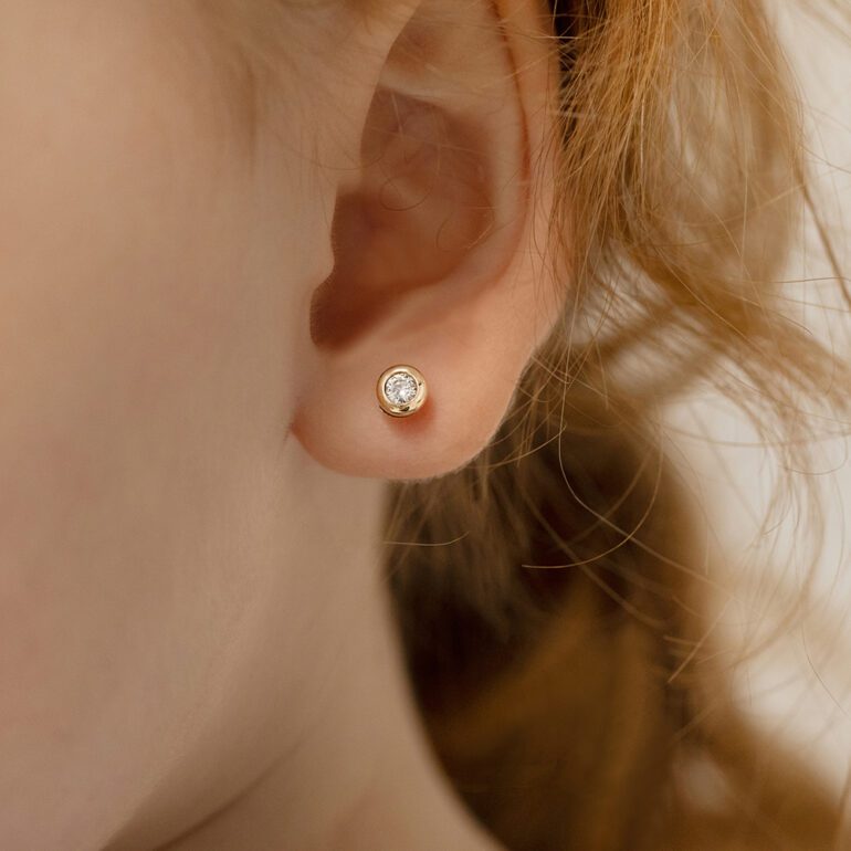 Vaikiški geltono aukso užsukami auskarai su cirkoniais