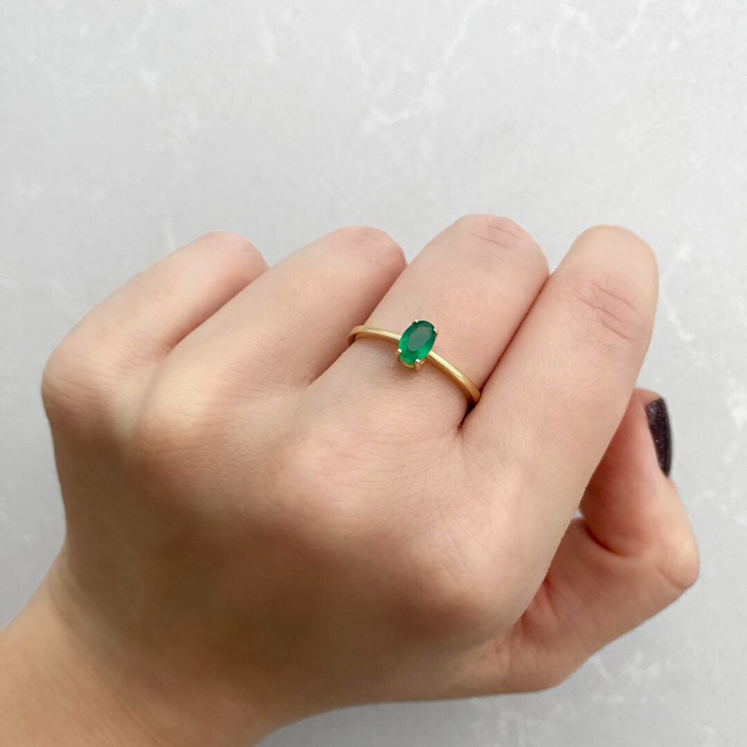 Yellow gold ring with green agate