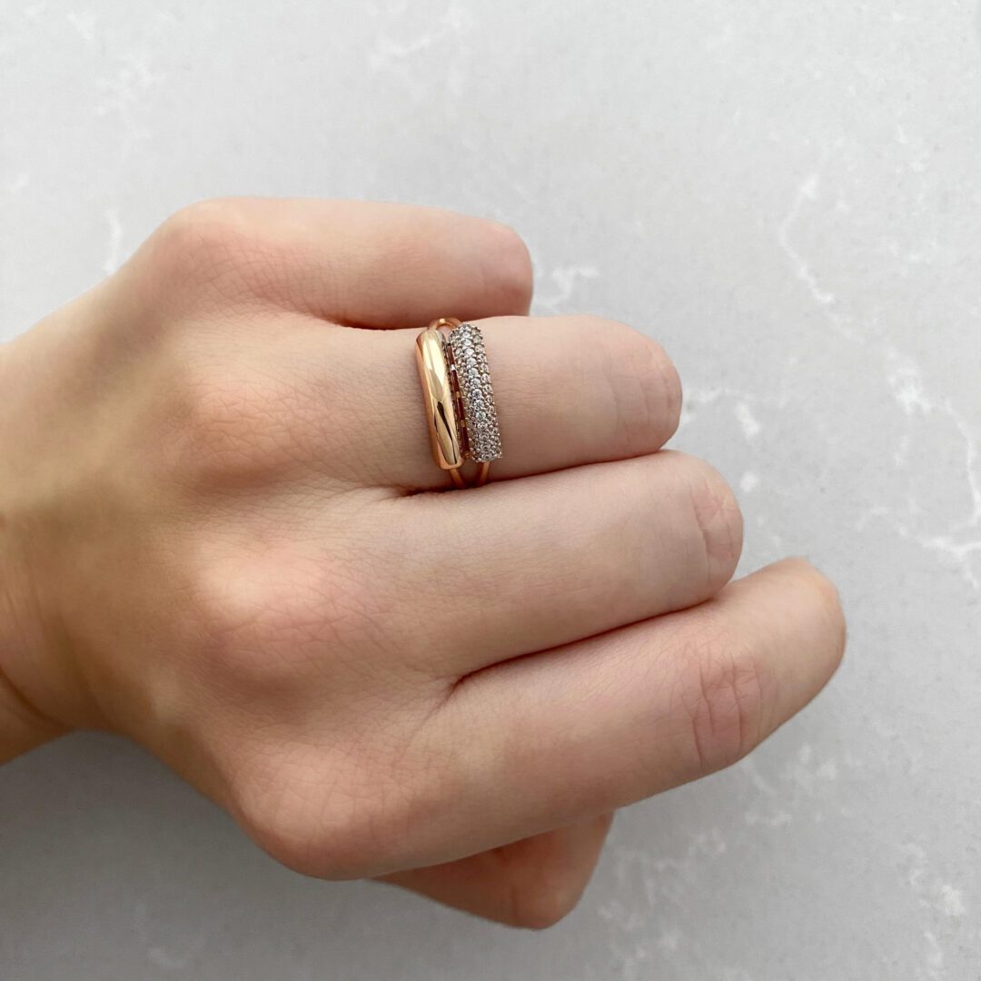 Rose gold ring with cubic zirconia