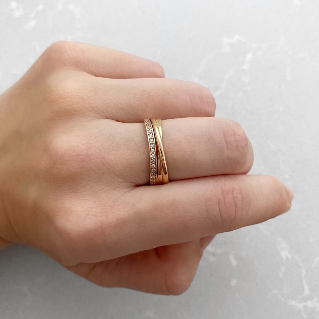 Rose gold ring with cubic zirconia