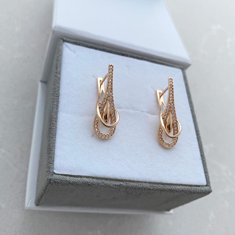 Rose gold earrings with cubic zirconia