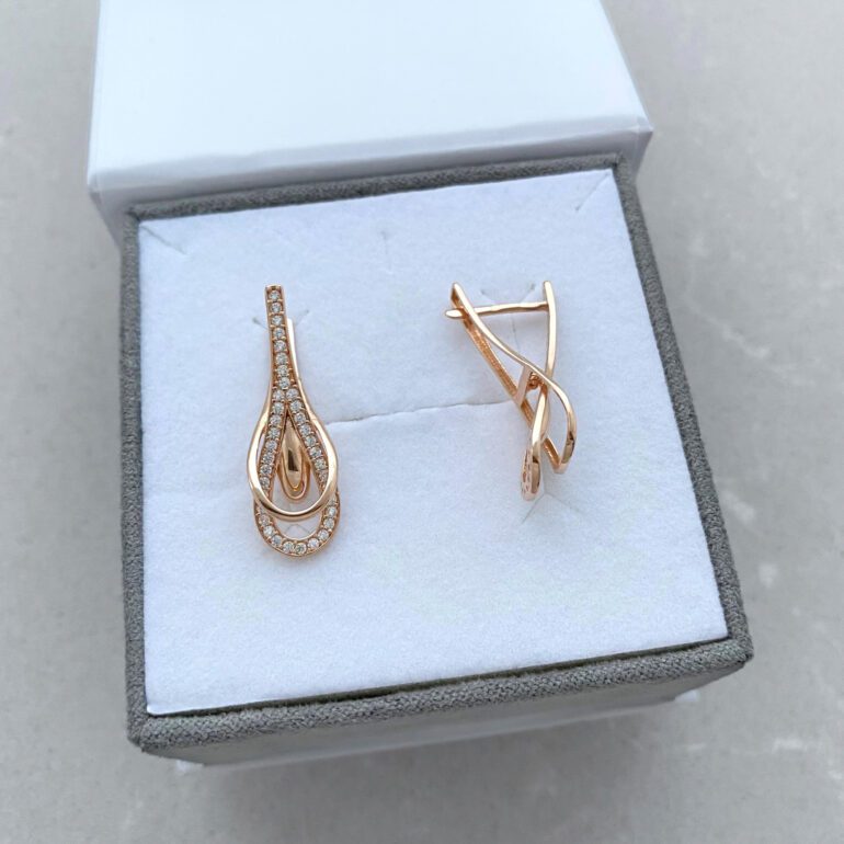 Rose gold earrings with cubic zirconia