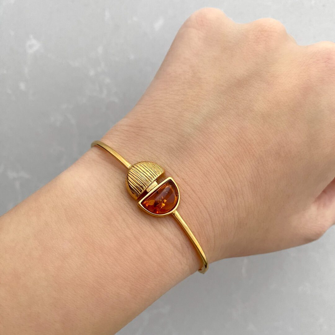 Yellow gold plated sterling silver bracelet with amber